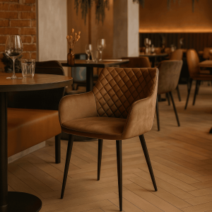 Super-Seat | A Diamond Samt Gastfreundschaft Stühle Mokka | Fluwelen mokka bruine stoelen met ruitstiksel, houten tafel, houten vloer, modern sfeer. | Horecameubilair