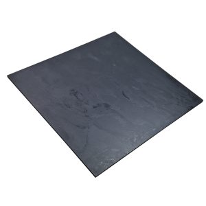 Super-Seat | Dunkelgraue Schieferfliese | Eine quadratische, dunkelgraue Schieferfliese mit einer matten Oberfläche und natürlichen Mustern. | Catering Möbel