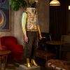Super-Seat | Stahlstühle, Holztische; schwarz, gold und braun mit industriellen und modernen Materialien. | Catering Möbel