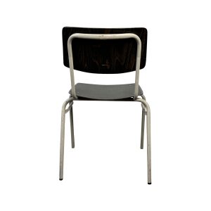 Super-Seat | Educa vintage school chairs black | Metallstuhl mit Rückenlehne und Sitz aus dunklem Holz, heller Rahmen, auf weißem Hintergrund. | Catering Möbel