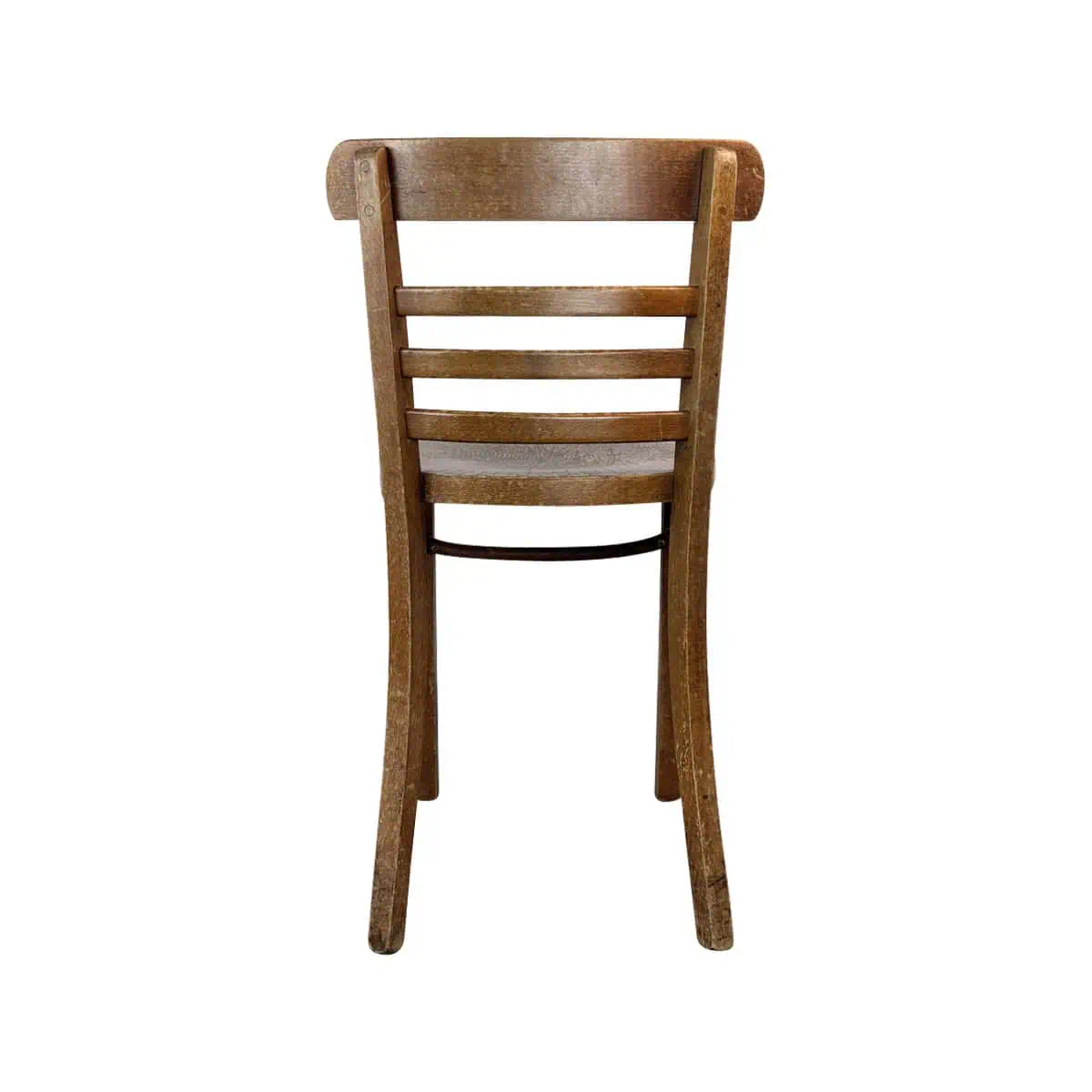 Super-Seat |Holzstuhl mit geschwungenem Teppich, horizontale Stäbe, Abnutzung sichtbar, auf weißem Hintergrund. | Catering Möbel