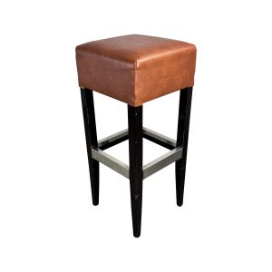 Super-Seat |Barkstools Hoher Barhocker mit braunem Ledersitz, schwarzen Holzbeinen und Metallfußstützen, auf weißem Hintergrund. | Catering Möbel